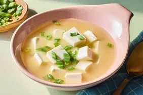 Quick 15-Minute Homemade Miso Soup (5 Simple Ingredients)